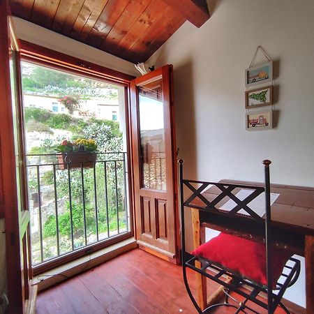 Lilibeth Houses - Charming & Lovely Views Scicli Kamer foto