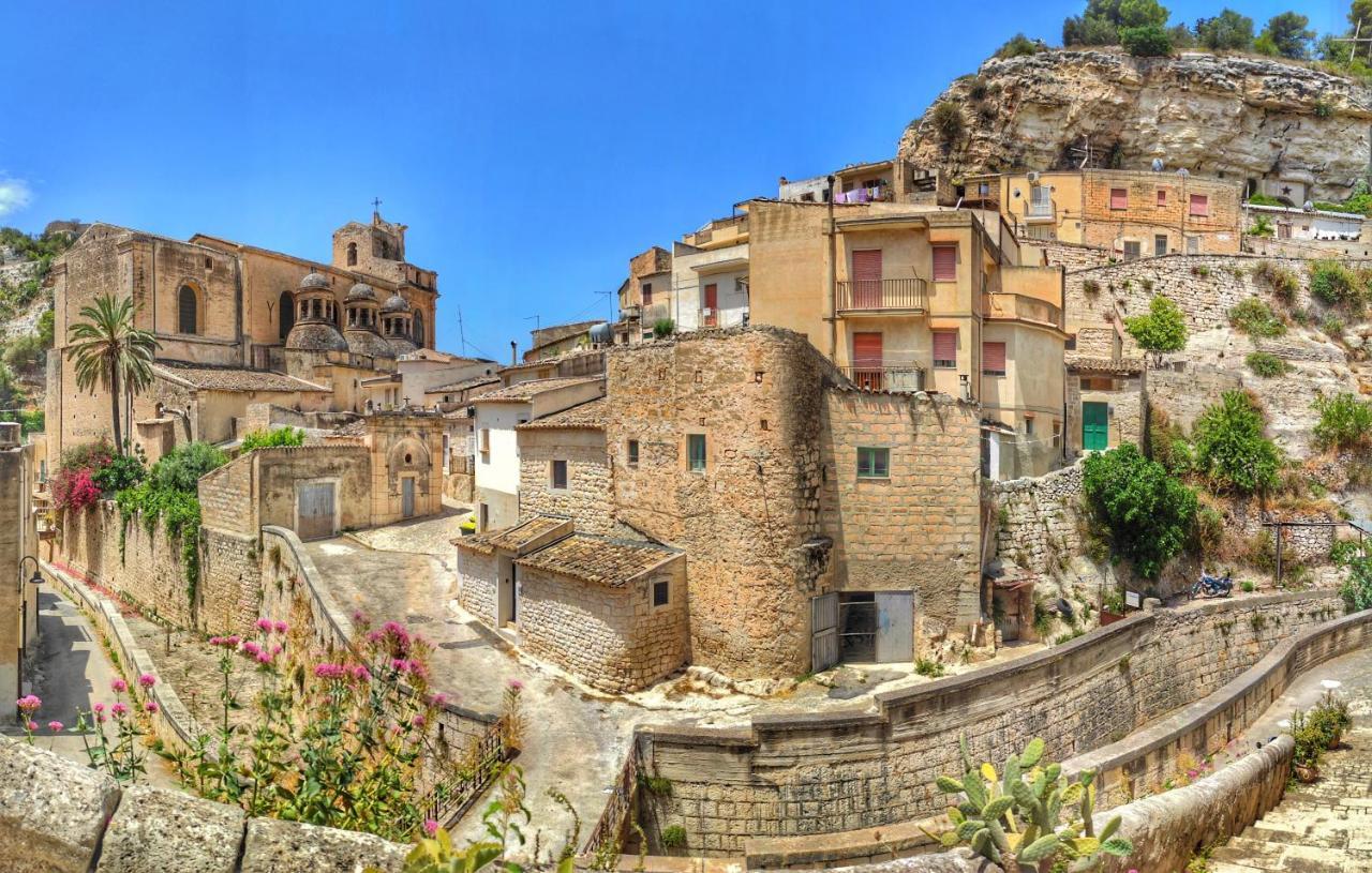 Lilibeth Houses - Charming & Lovely Views Scicli Buitenkant foto