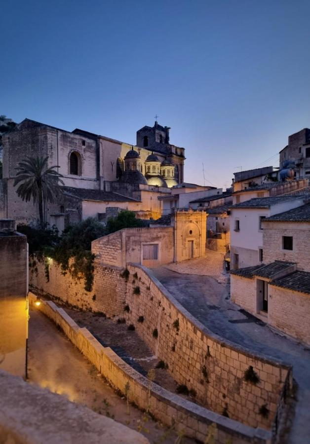 Lilibeth Houses - Charming & Lovely Views Scicli Buitenkant foto